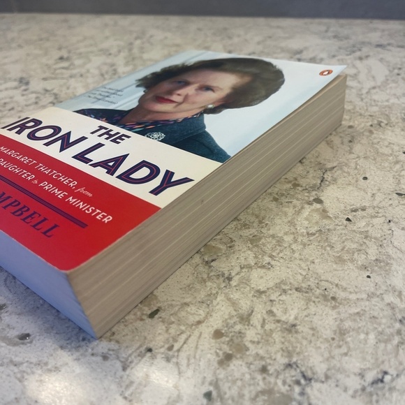 Paperback book - The Iron‎ Lady - Picture 5 of 6